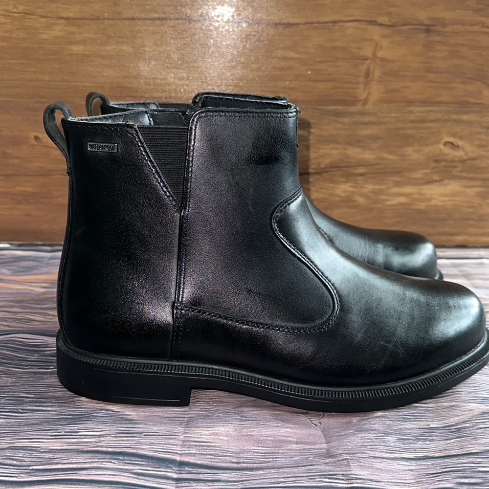 Dunham mens waterproof ankle leather boots size 9